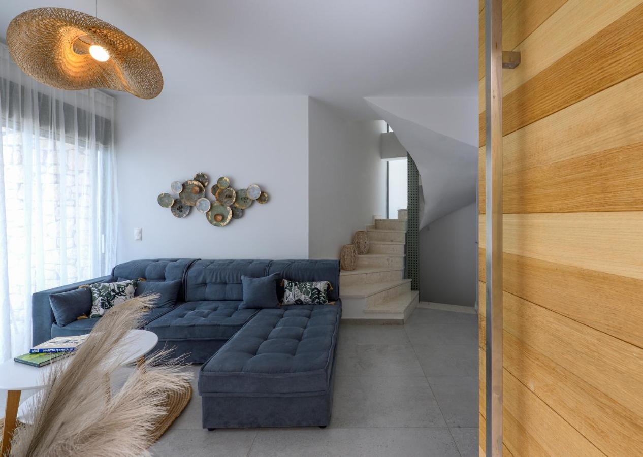 Lithos Retreat 1 *