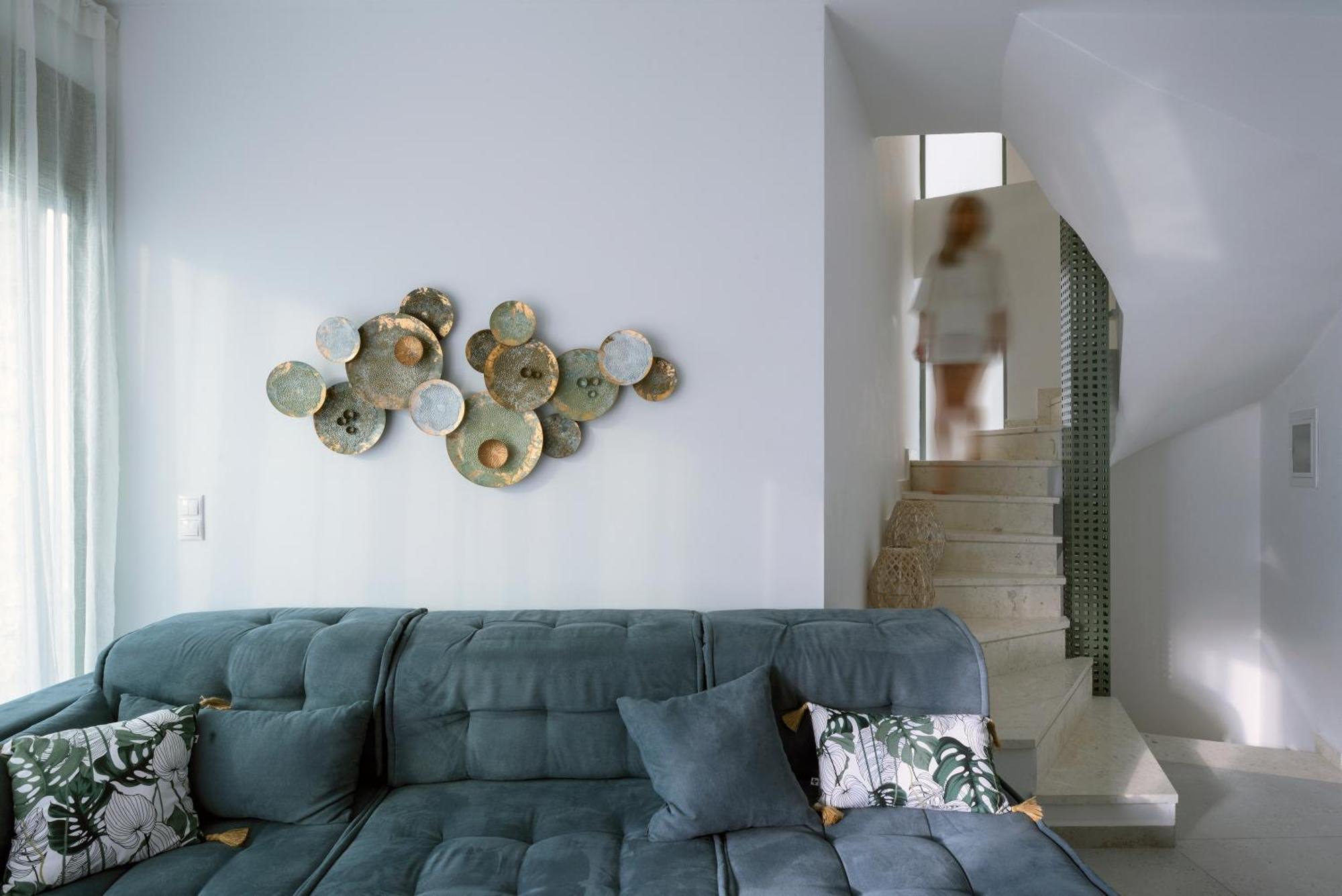 Lithos Retreat 1 *